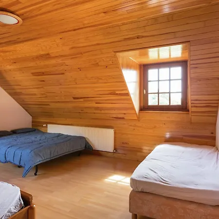 Holiday home With Enclosed Garden, Cleaning Included