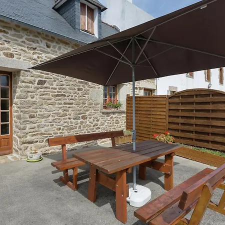 With Enclosed Garden, Cleaning Included Pont-Croix