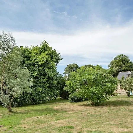With Enclosed Garden, Cleaning Included Pont-Croix